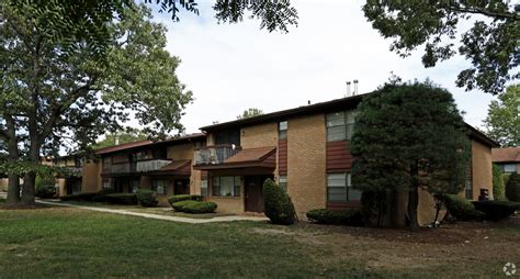 This apartment community also offers amenities such as Recycling, On-Site Maintenance and On-Site Management and is located on 100 Blaszka Terrace in the 08872 zip code. . Apartments in sayreville nj